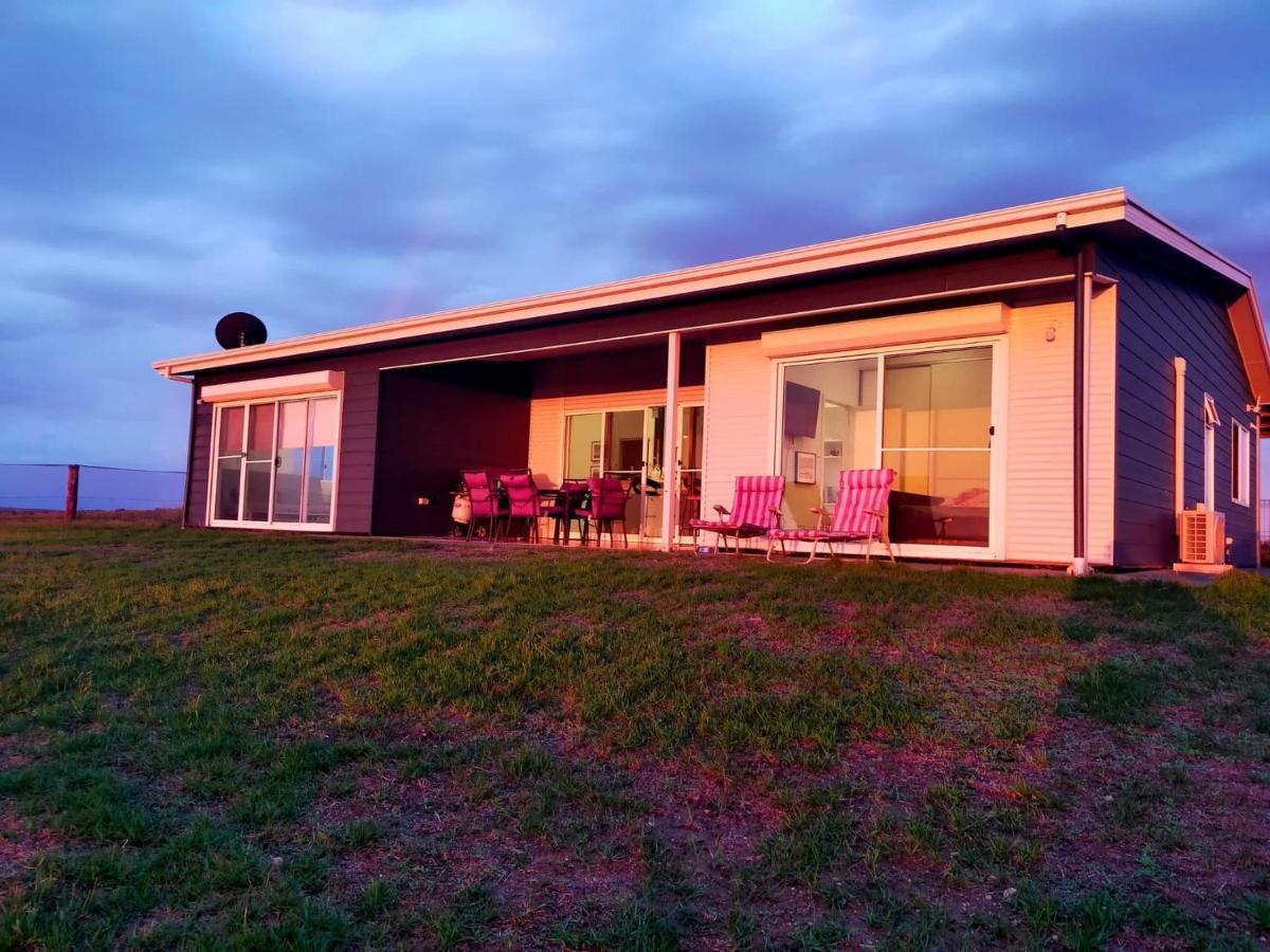 Coorong Island Retreat - Farm At Pet Friendly Holiday home Meningie
